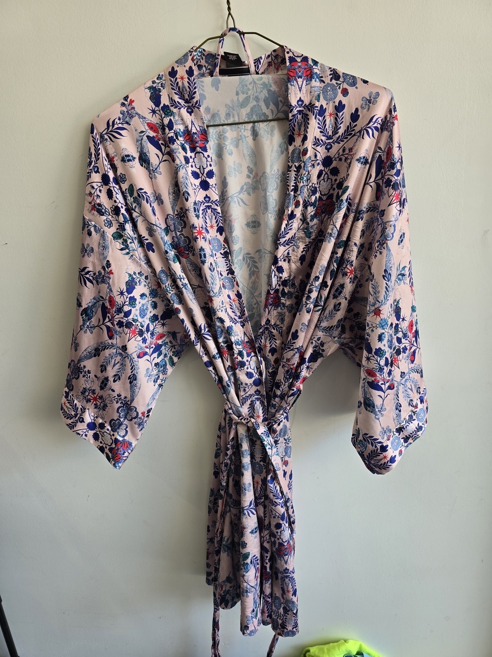 Victoria's Secret Pink Floral Satin Kimono Robe with Blue Accents